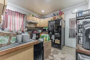 4945 W Wolfram St, Chicago, IL 60641 - Photo 8