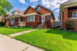 4945 W Wolfram St, Chicago, IL 60641 - Photo 2