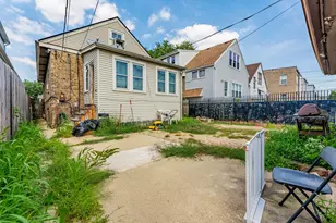 4945 W Wolfram St, Chicago, IL 60641 - Photo 28