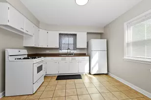 17531 Henry St, Lansing, IL 60438 - Photo 6