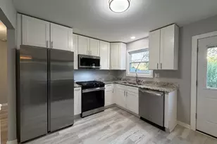 7728 Dalewood Pkwy, Woodridge, IL 60517 - Photo 8