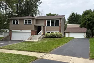 7728 Dalewood Pkwy, Woodridge, IL 60517 - Photo 1