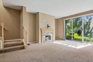 96 Polaris Dr, Lake in the Hills, IL 60156 - Photo 4