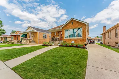 9327 S Avers Avenue, Evergreen Park, IL 60805 - Photo 2
