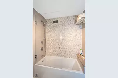 200 E Delaware Place #5A, Chicago, IL 60611 - Photo 14