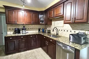 978 E Capri Dr, Palatine, IL 60074 - Photo 12