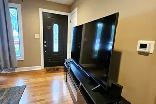 978 E Capri Dr, Palatine, IL 60074 - Photo 4