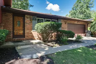 1113 Andover St, Bloomington, IL 61704 - Photo 2