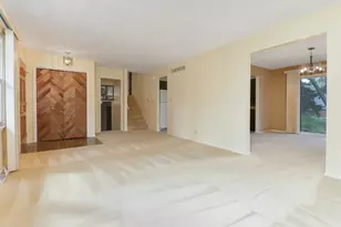 1113 Andover St, Bloomington, IL 61704 - Photo 6