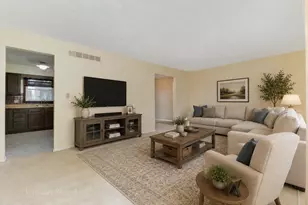 1113 Andover St, Bloomington, IL 61704 - Photo 8