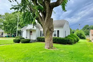 800 E 12th St, Streator, IL 61364 - Photo 2