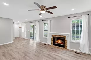 1028 Rockport Dr, Carol Stream, IL 60188 - Photo 8