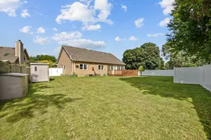 660 Louise Dr, Hinckley, IL 60520 - Photo 26