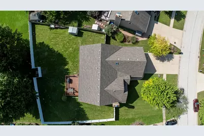 660 Louise Drive, Hinckley, IL 60520 - Photo 32