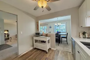 214 Maplebrook Ct, Schaumburg, IL 60194 - Photo 16