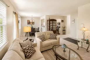 214 Maplebrook Ct, Schaumburg, IL 60194 - Photo 8