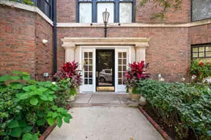 1235 N Astor St, Chicago, IL 60610 - Photo 4