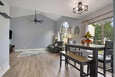 3 Crabapple Court, Lake in the Hills, IL 60156 - Photo 6