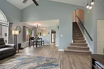 3 Crabapple Court, Lake in the Hills, IL 60156 - Photo 4