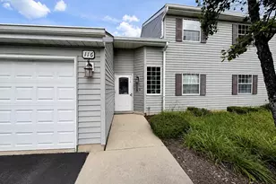 116 Gant Cir, Streamwood, IL 60107 - Photo 2
