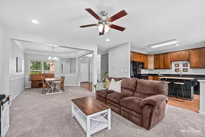 1123 Pine Valley Court, Elgin, IL 60124 - Photo 10