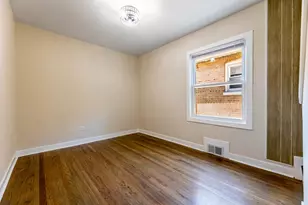 5535 S Fairfield Ave, Chicago, IL 60629 - Photo 10