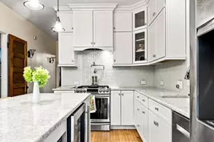 3248 N Oakley Ave, Chicago, IL 60618 - Photo 12