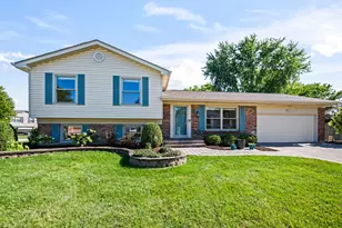 1101 Pheasant Ridge Dr, Lake Zurich, IL 60047 - Photo 1