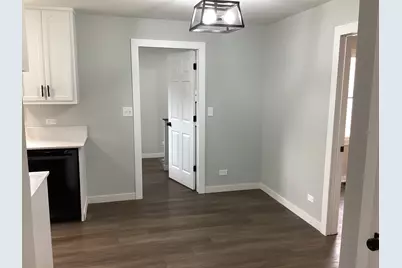 527 E 17th Street, Lockport, IL 60441 - Photo 10