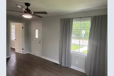 527 E 17th Street, Lockport, IL 60441 - Photo 4