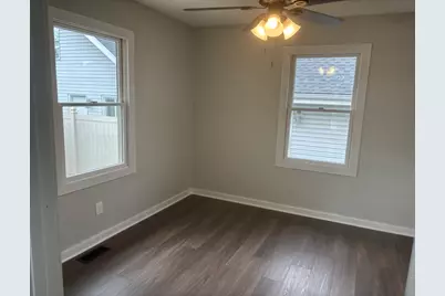 527 E 17th Street, Lockport, IL 60441 - Photo 12