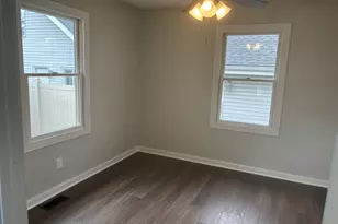 527 E 17th St, Lockport, IL 60441 - Photo 12