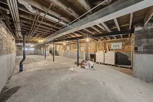 7641 S Phillips Ave, Chicago, IL 60649 - Photo 20