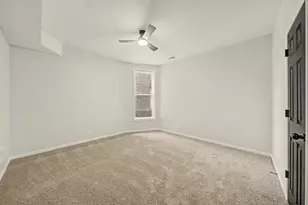 7641 S Phillips Ave, Chicago, IL 60649 - Photo 12