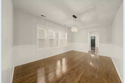 7641 S Phillips Avenue, Chicago, IL 60649 - Photo 18