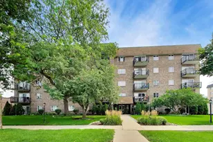 907 Curtiss St, Downers Grove, IL 60515 - Photo 1