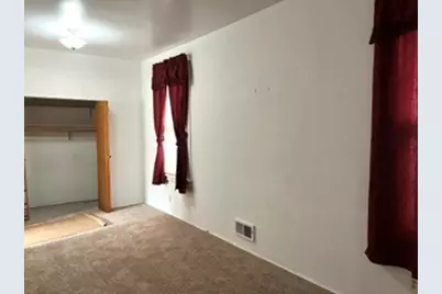 10228 S Carpenter Street, Chicago, IL 60643 - Photo 8