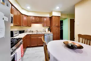 8647 Gregory Ln, Des Plaines, IL 60016 - Photo 8