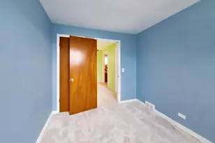 8647 Gregory Ln, Des Plaines, IL 60016 - Photo 16