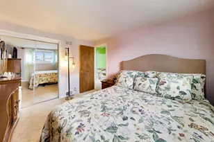 8647 Gregory Ln, Des Plaines, IL 60016 - Photo 12