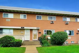 8647 Gregory Ln, Des Plaines, IL 60016 - Photo 2
