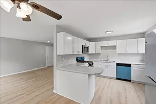 693 Minerva Ave, Wauconda, IL 60084 - Photo 16