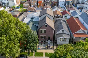 539 W 44th Pl, Chicago, IL 60609 - Photo 2