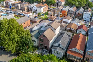 539 W 44th Pl, Chicago, IL 60609 - Photo 4