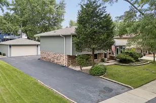 14735 Highland Ave, Orland Park, IL 60462 - Photo 2
