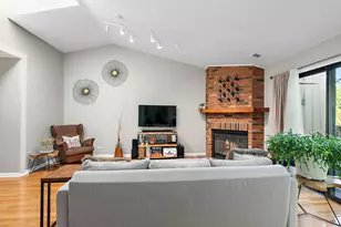 1290 Oak Hill Rd, Lake Barrington, IL 60010 - Photo 4