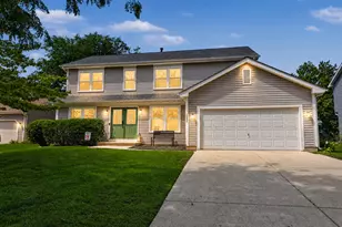 1262 Knollwood Cir, Crystal Lake, IL 60014 - Photo 1