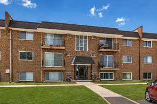 215 S Hale St, Addison, IL 60101 - Photo 1