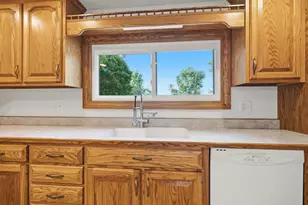 100 E Lincoln Dr, Cooksville, IL 61730 - Photo 14