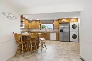 100 E Lincoln Dr, Cooksville, IL 61730 - Photo 10
